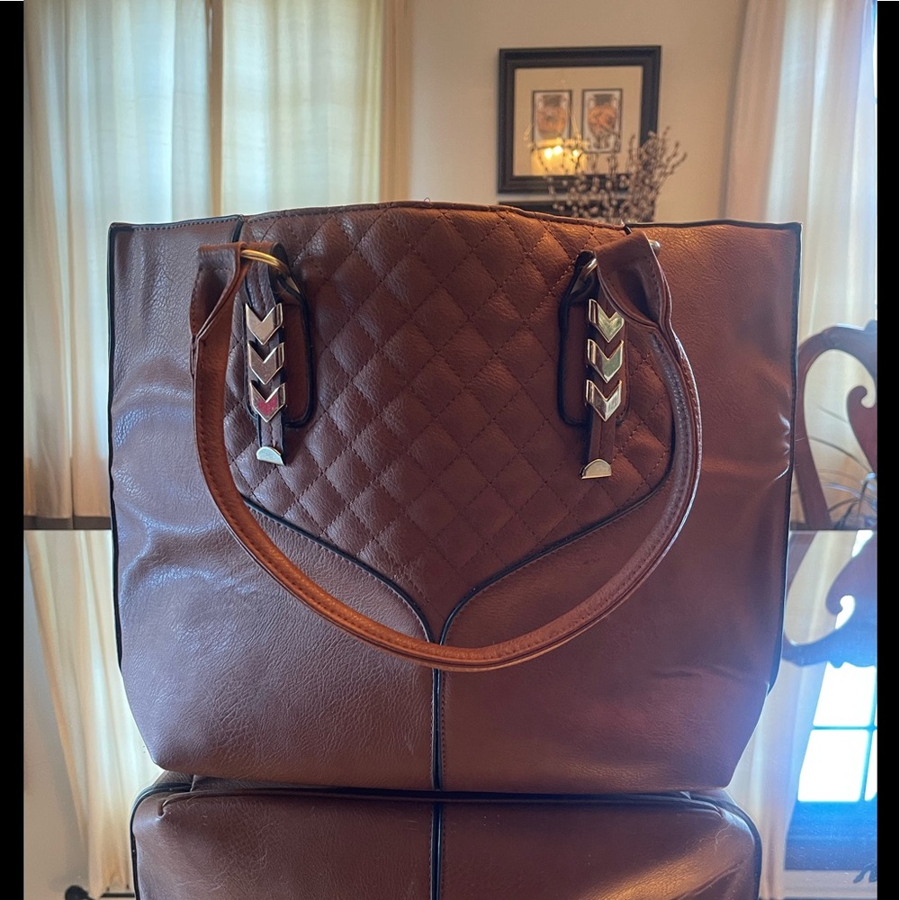 Leather tote